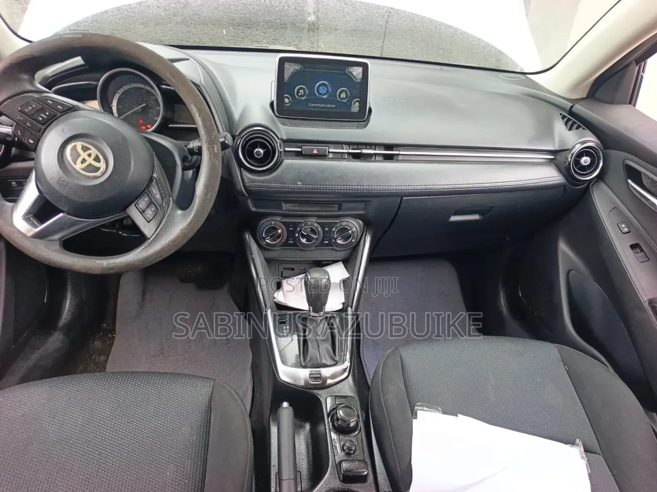 Toyota Yaris 2018 Silver