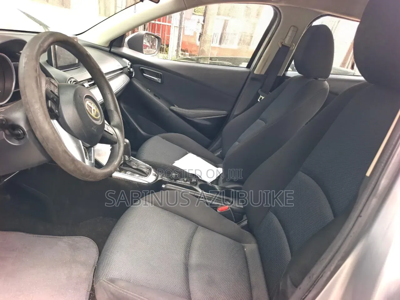 Toyota Yaris 2018 Silver