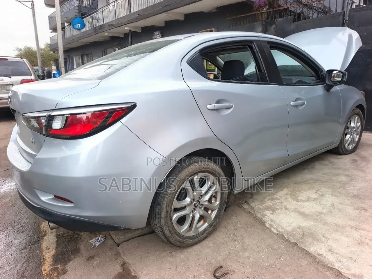 Toyota Yaris 2018 Silver