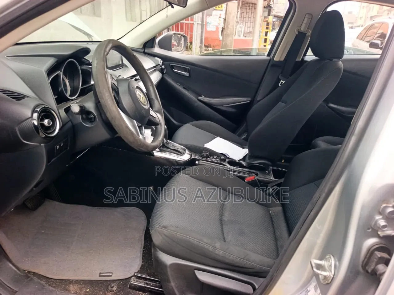 Toyota Yaris 2018 Silver