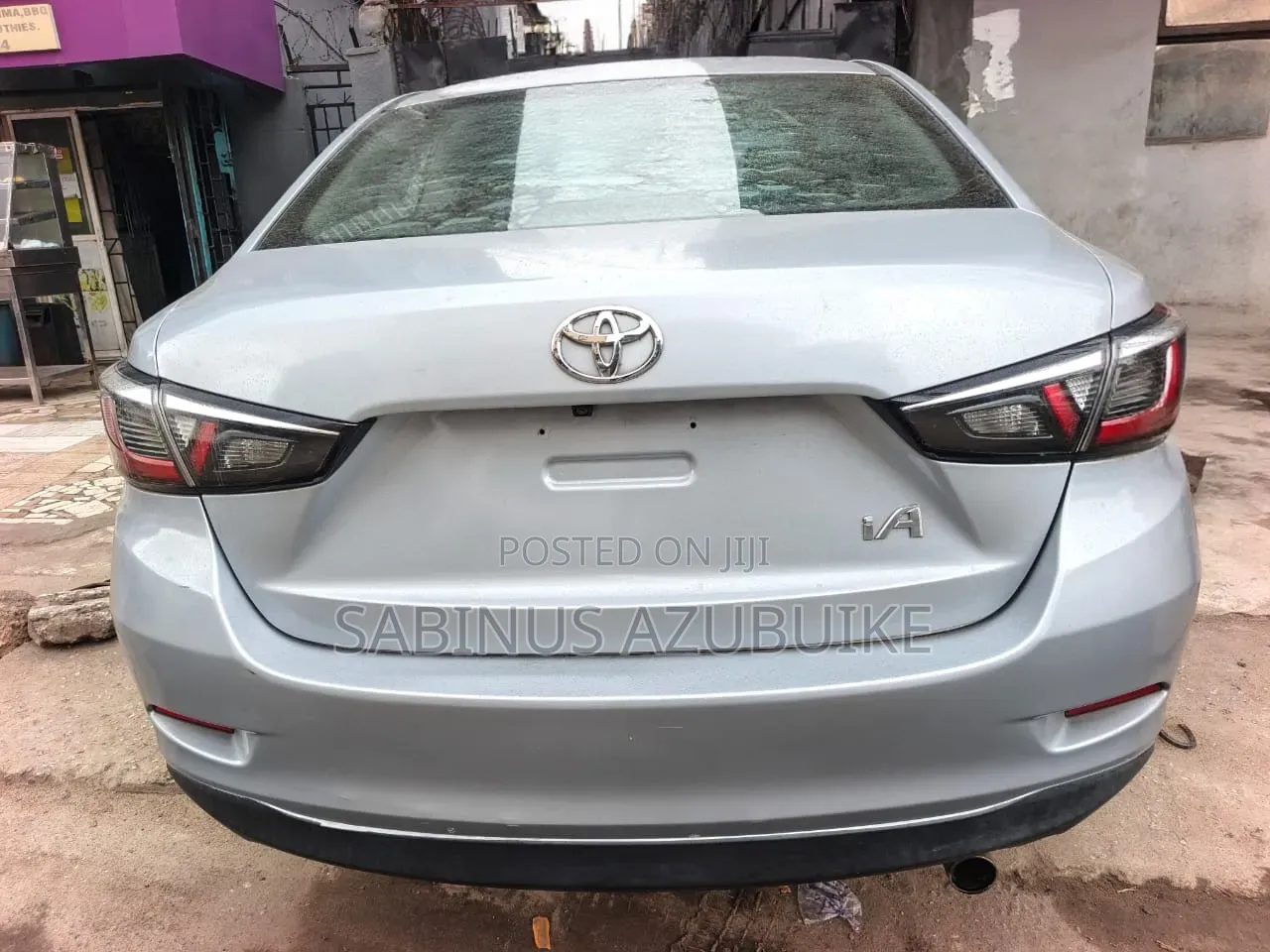Toyota Yaris 2018 Silver
