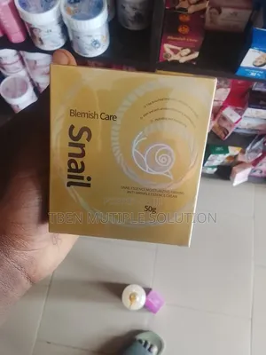 E Blemish Care Cosmetics Snail Moisturizing Facecream Box