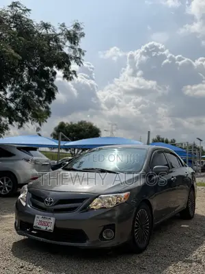Toyota Corolla LE 4dr Sedan (1.8L 4cyl 4A) 2012 Gray