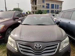 Toyota Camry LE 4dr Sedan (2.5L 4cyl 6A) 2011 Brown