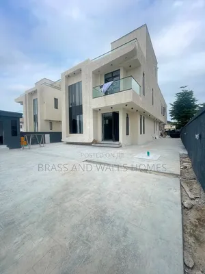 Furnished 5bdrm Duplex in Lakowe for sale