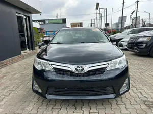 Toyota Camry XLE 4dr Sedan (2.5L 4cyl 6A) 2013 Black