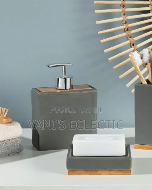 Madame Coco Elegant 3-Piece Ceramic Bathroom Accessories Sets