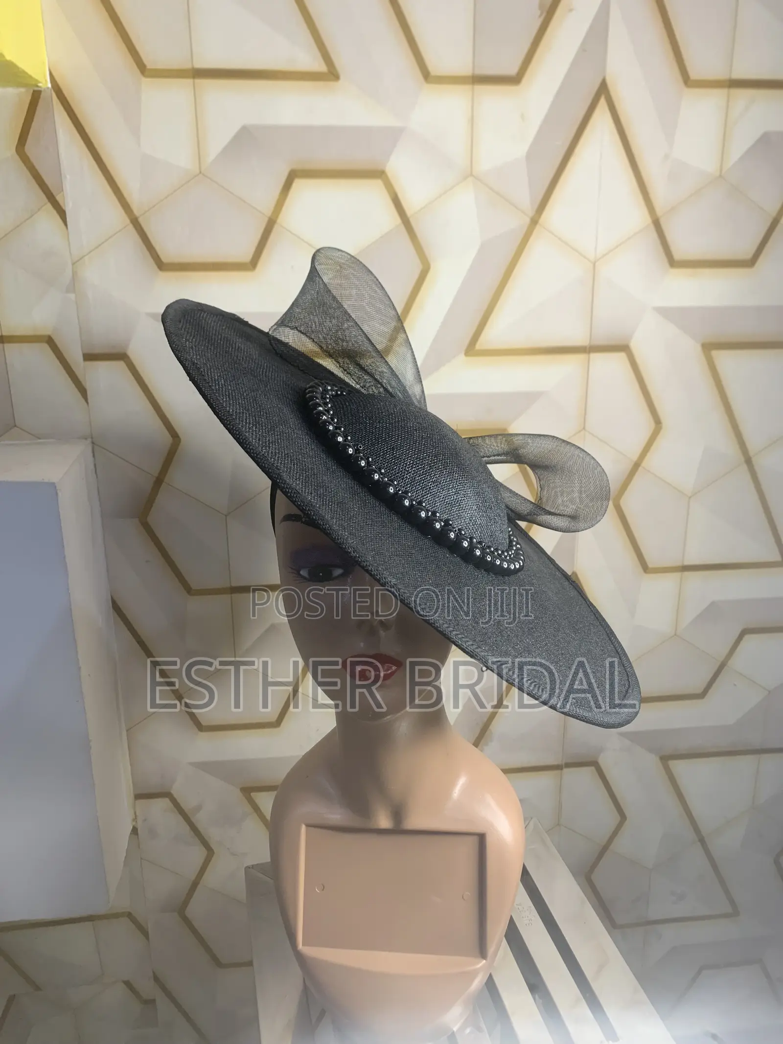 Elegant Facinator
