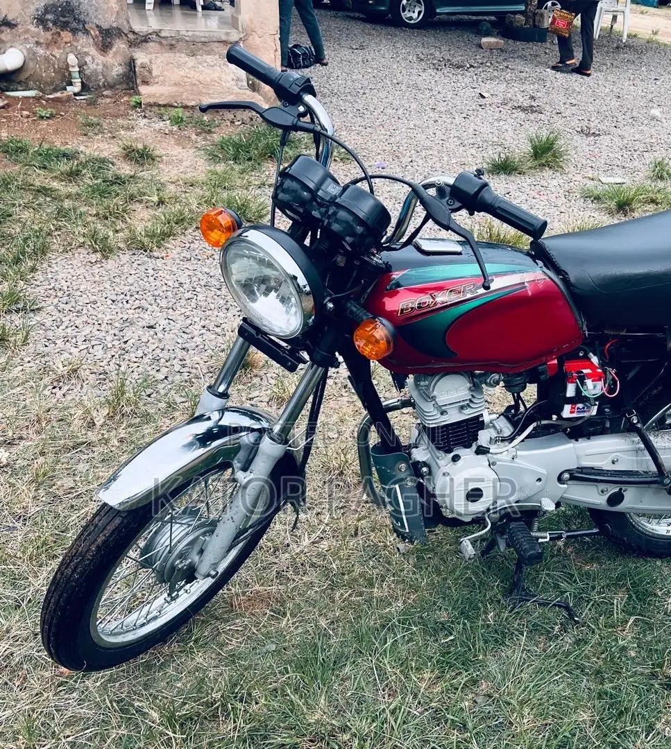 Bajaj Boxer 2025 Red