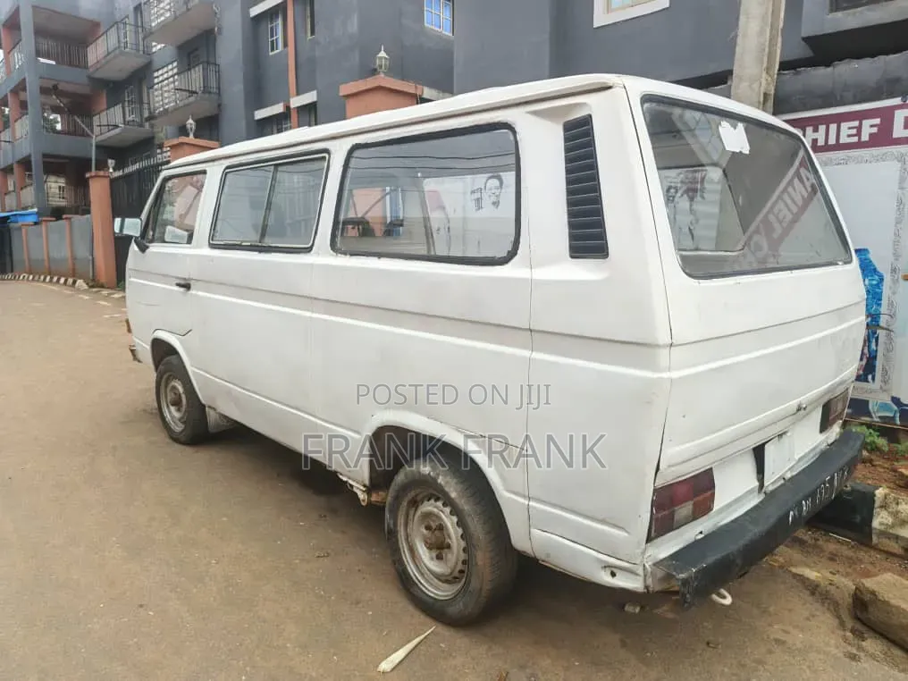 Volkswagen Transporter 2000 White