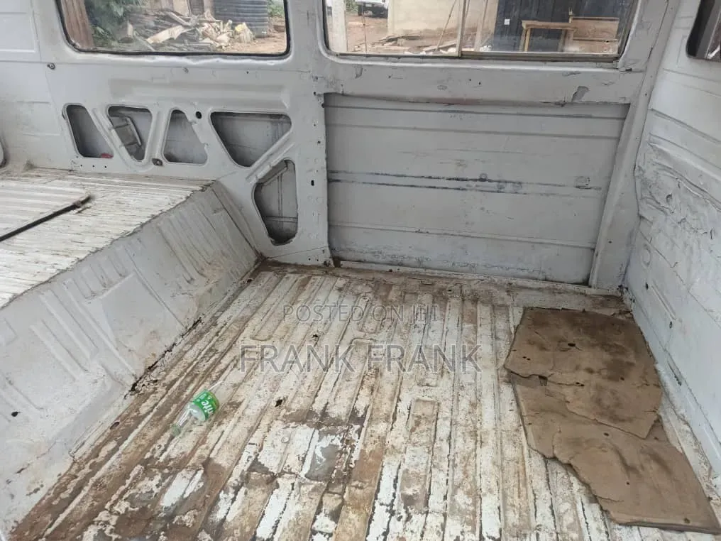 Volkswagen Transporter 2000 White