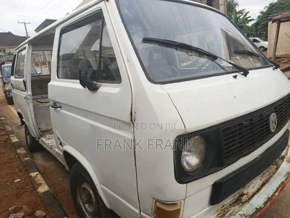 Volkswagen Transporter 2000 White