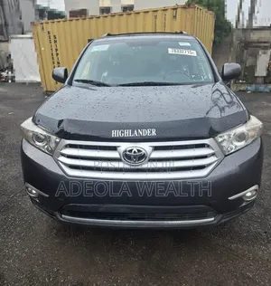 Toyota Highlander SE 3.5L 4WD 2013 Gray
