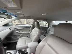 Toyota Corolla 2010 Silver