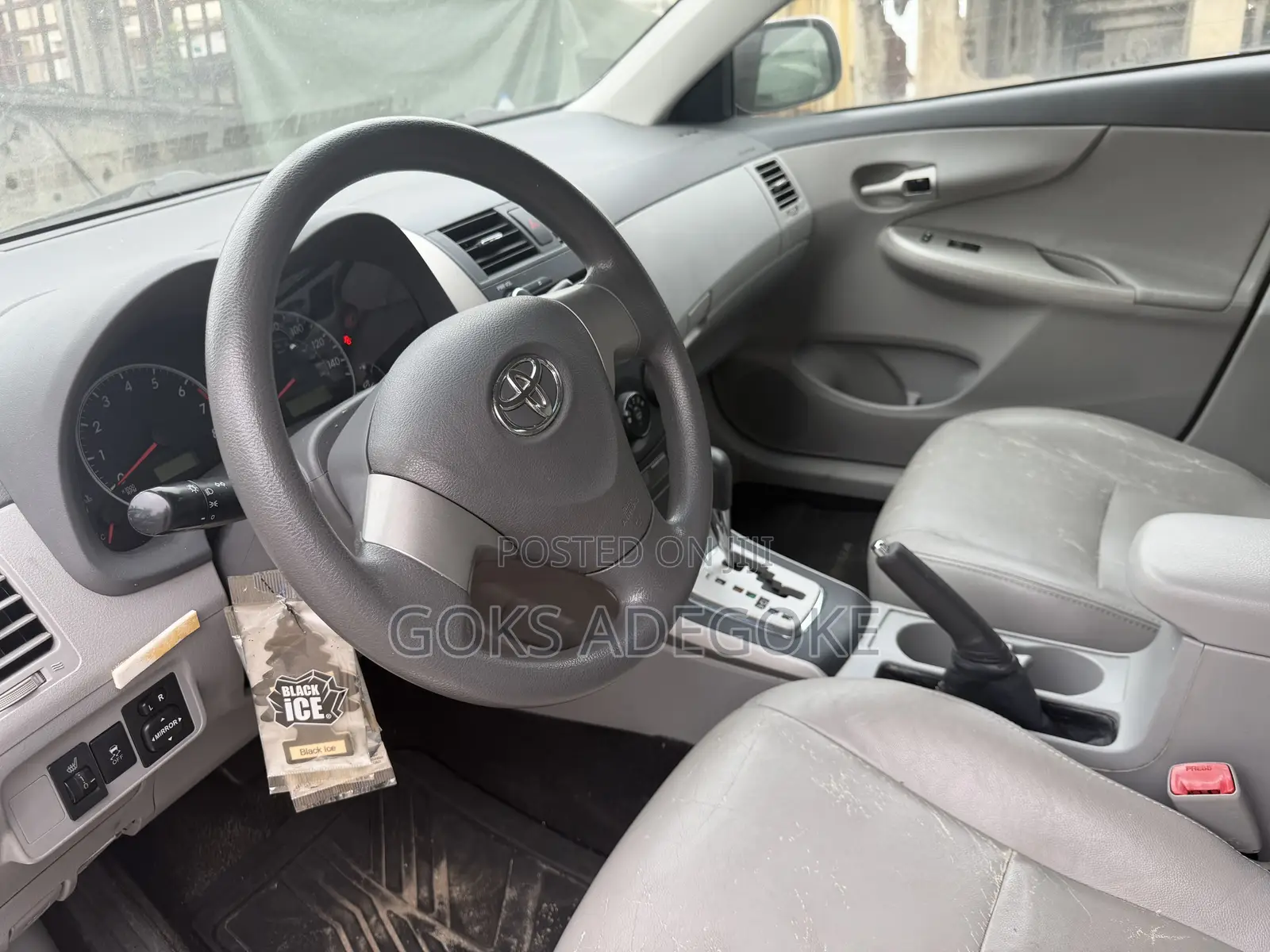 Toyota Corolla 2010 Silver