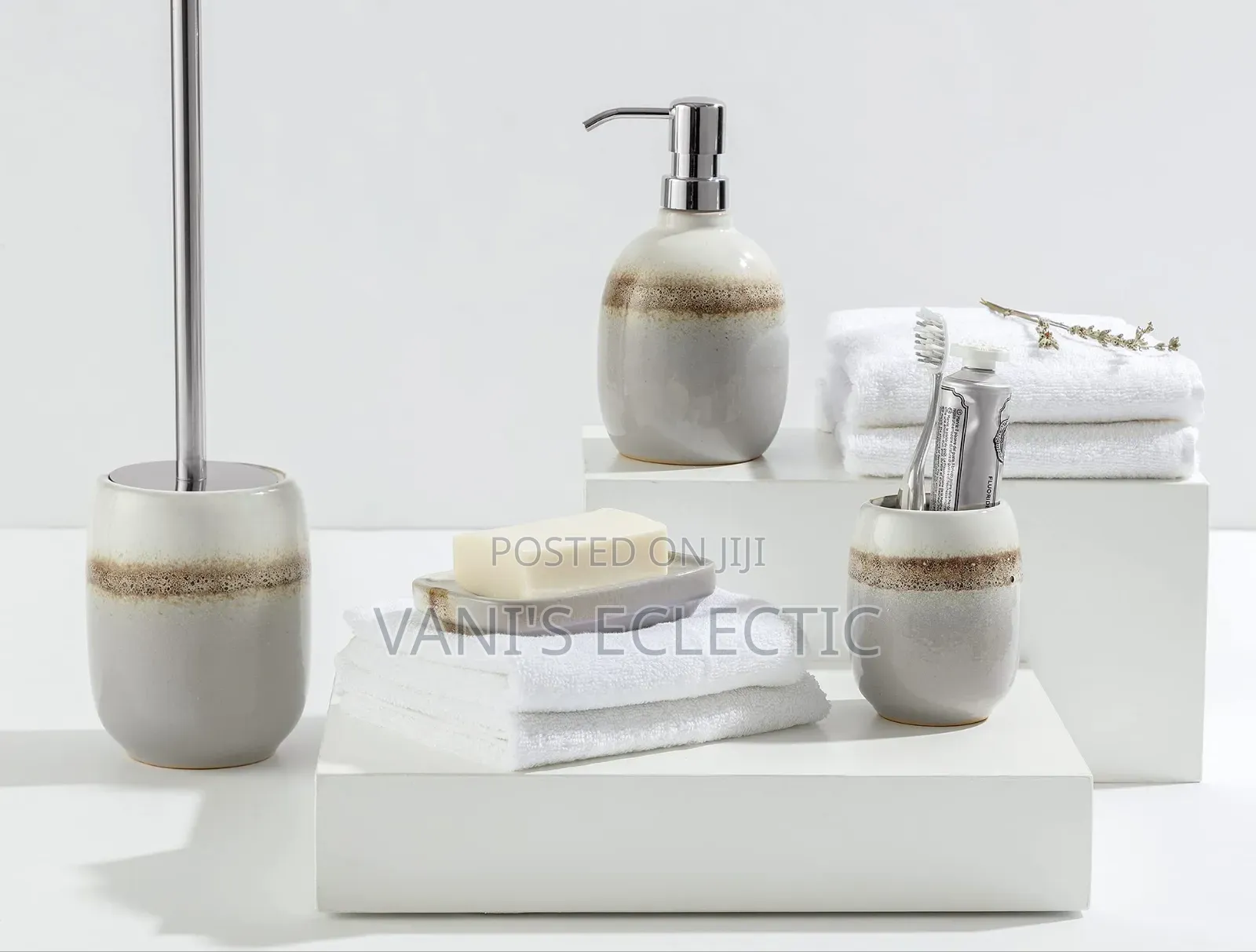 Madame Coco Luxury 4-Piece Ceramic Bathroom Sets