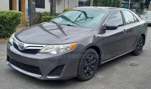 Toyota Camry LE 4dr Sedan (2.5L 4cyl 6A) 2012 Gray