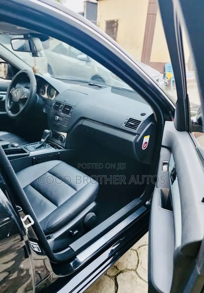 Mercedes-Benz C300 2008 Black