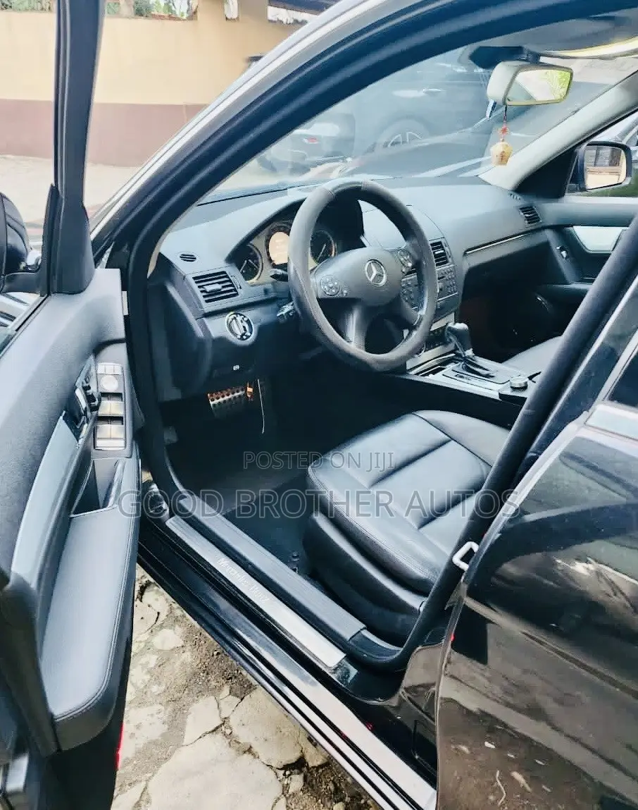 Mercedes-Benz C300 2008 Black