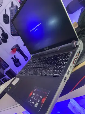 Laptop MSI Vector 16 HX AI A2XWIG 32GB Intel Core i9 SSD 1T