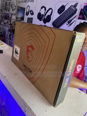 Laptop MSI Vector 16 HX AI A2XWIG 32GB Intel Core i9 SSD 1T