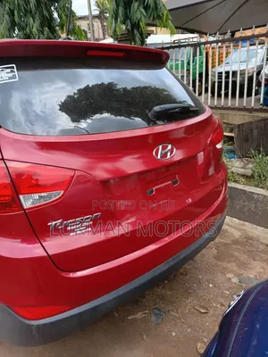 Hyundai Tucson 2015 Red