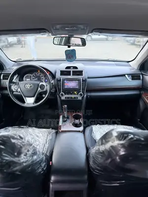 Toyota Camry SE Sport 4dr Sedan w/Prod. End 11/13 (2.5L 4cyl 6A) 2014