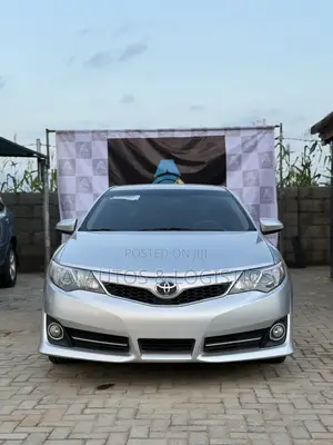 Toyota Camry SE Sport 4dr Sedan (2.5L 4cyl 6A) 2014 Silver