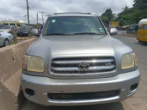 Toyota Sequoia 2003 Gold