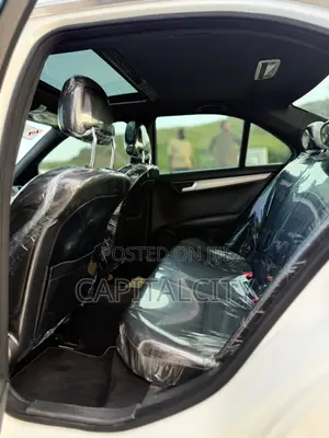 Mercedes-Benz C300 Luxury 4Matic Sedan AWD (3.5L 6cyl 7A) 2013 White