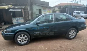 Toyota Camry LE 4dr Sedan (2.2L 4cyl 4A) 2000 Green