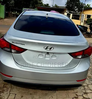 Hyundai Elantra 2016 Silver
