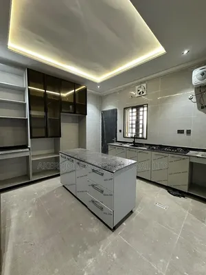 5bdrm Duplex in Before Paradise, Life Camp for rent