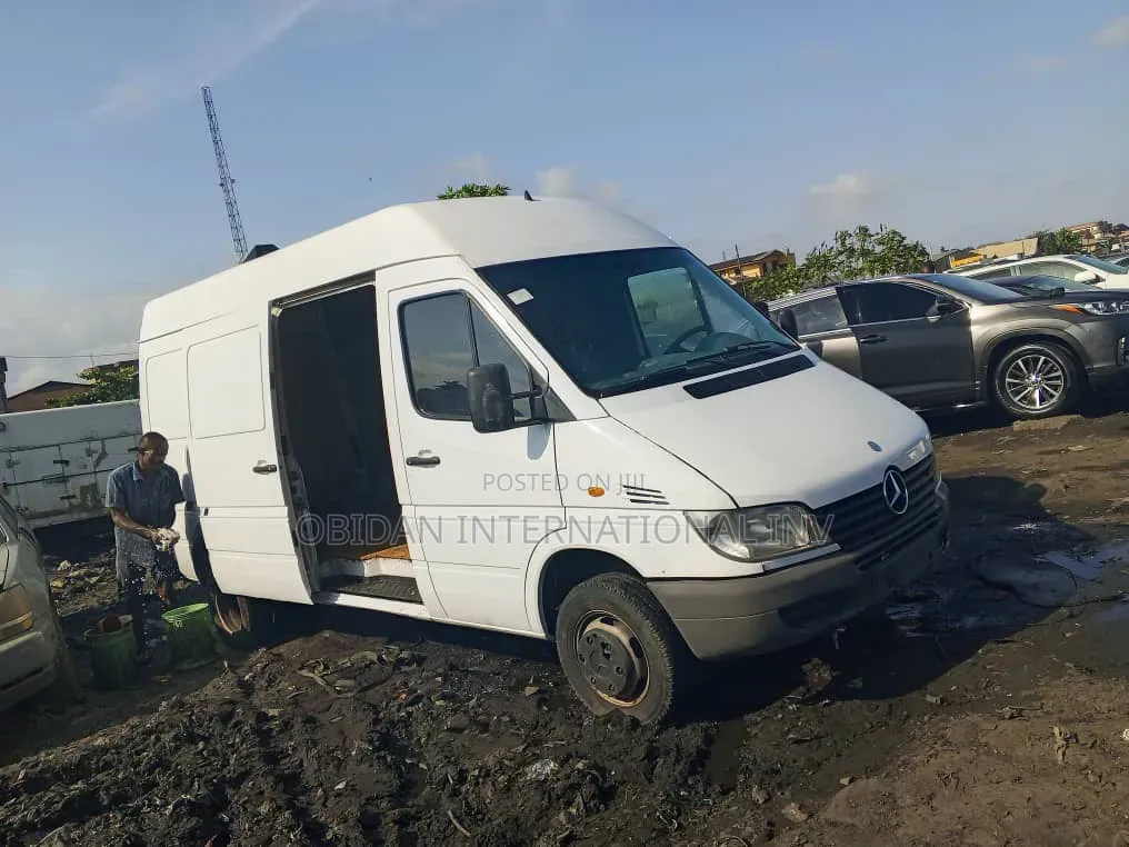 Mercedes-Benz Sprinter 2004 White