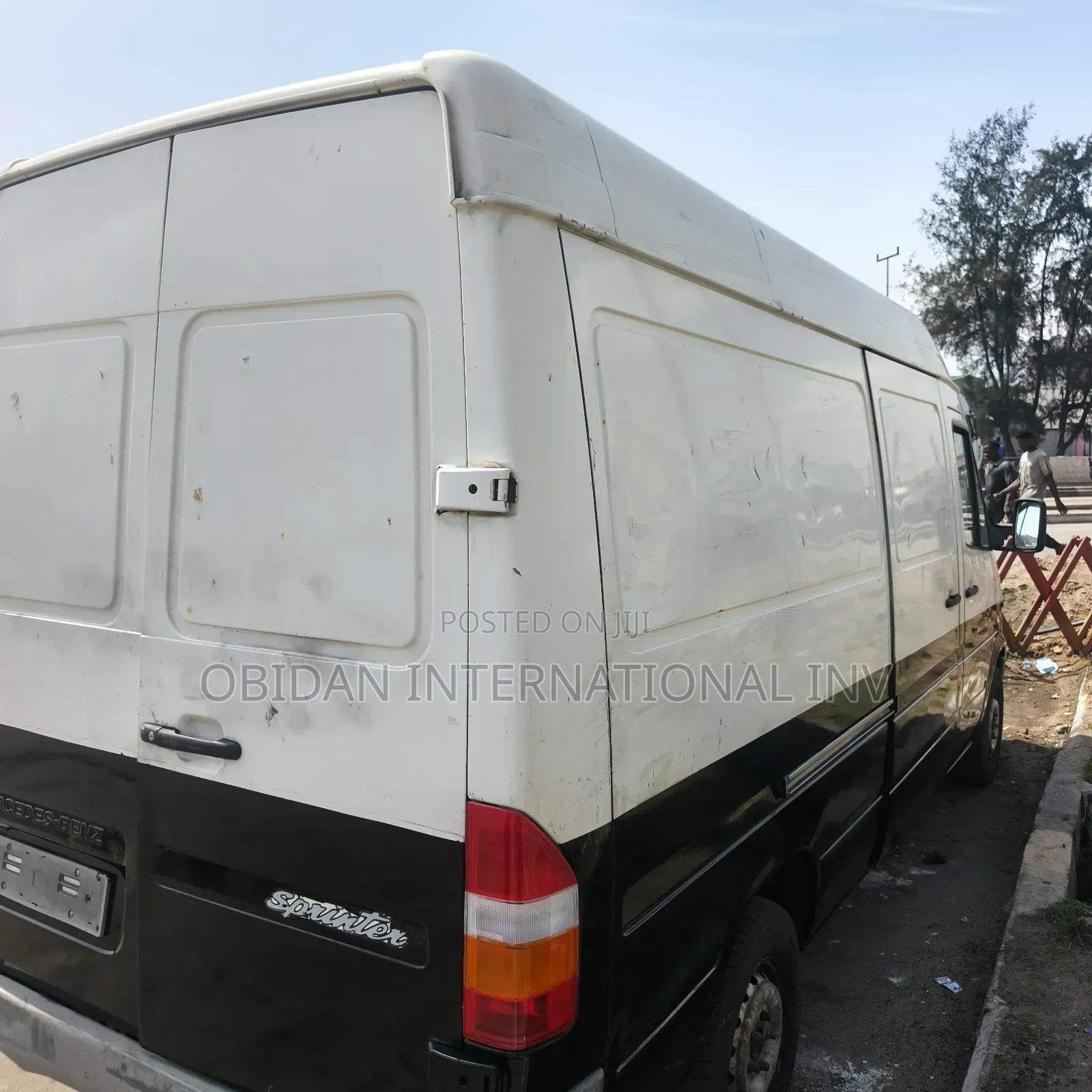 Mercedes-Benz Sprinter 2000 White