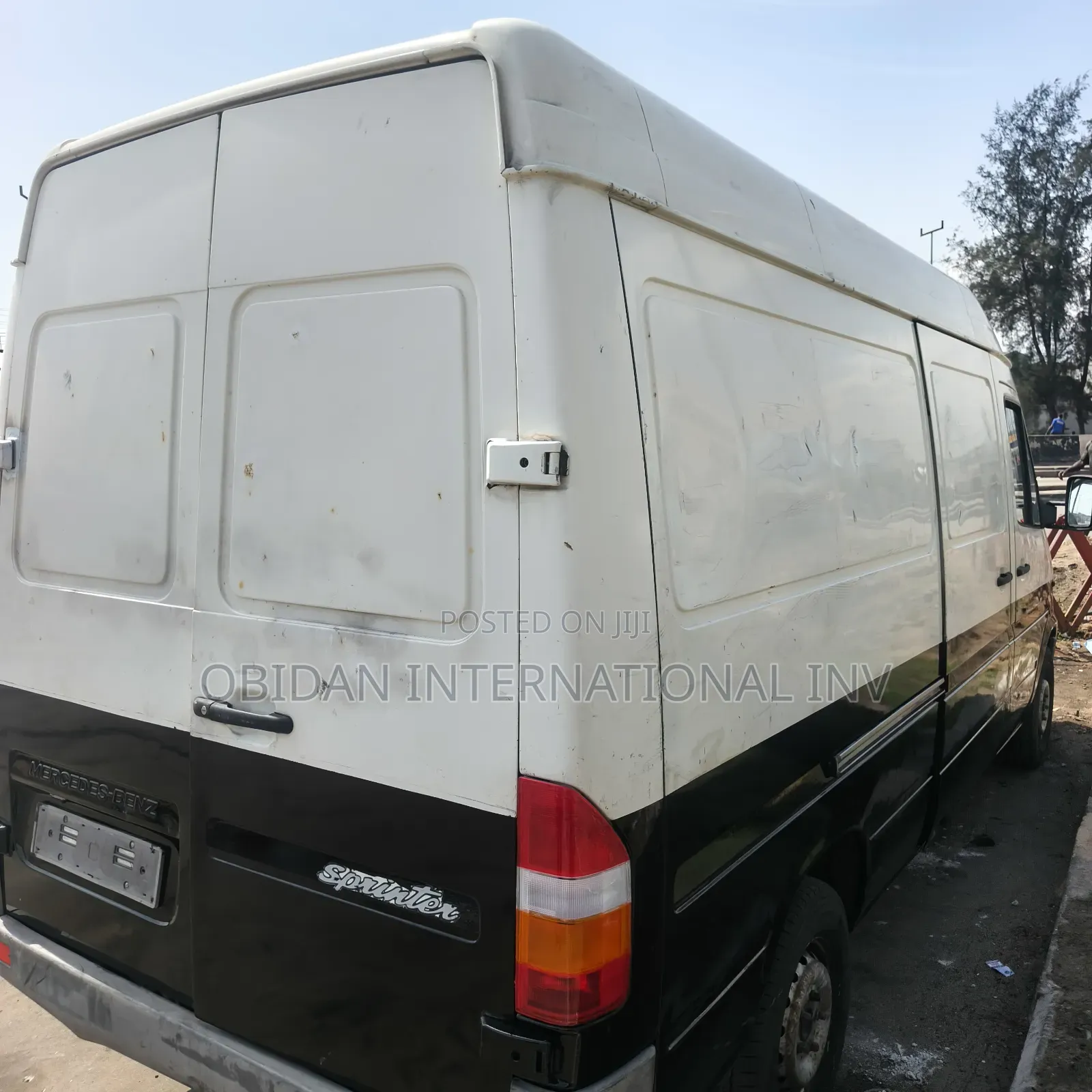 Mercedes-Benz Sprinter 2000 White