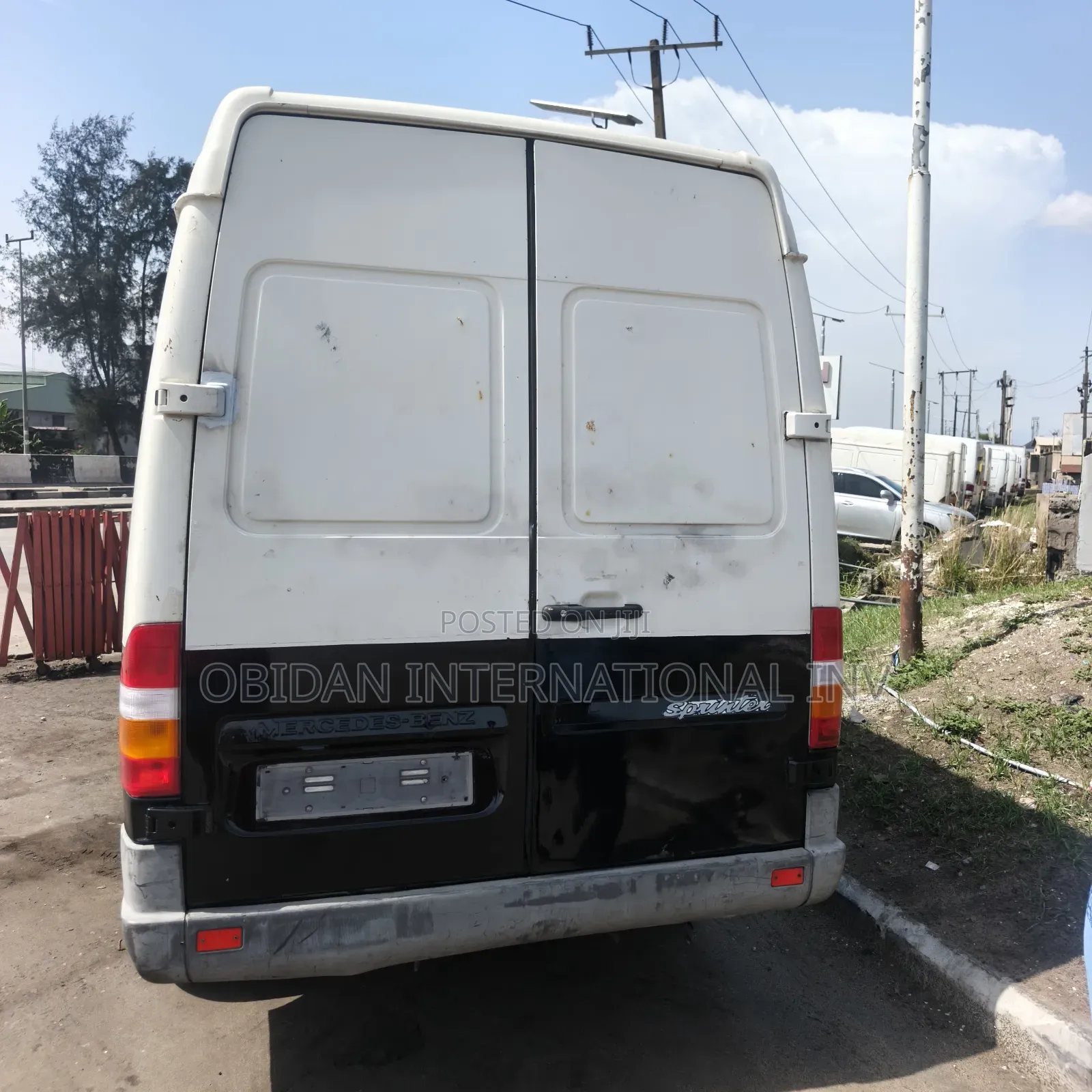Mercedes-Benz Sprinter 2000 White