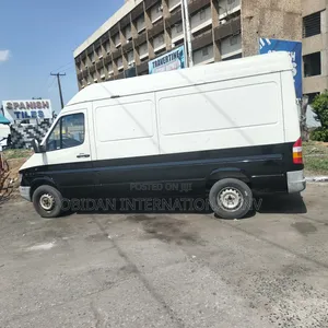 Mercedes-Benz Sprinter 2000 White