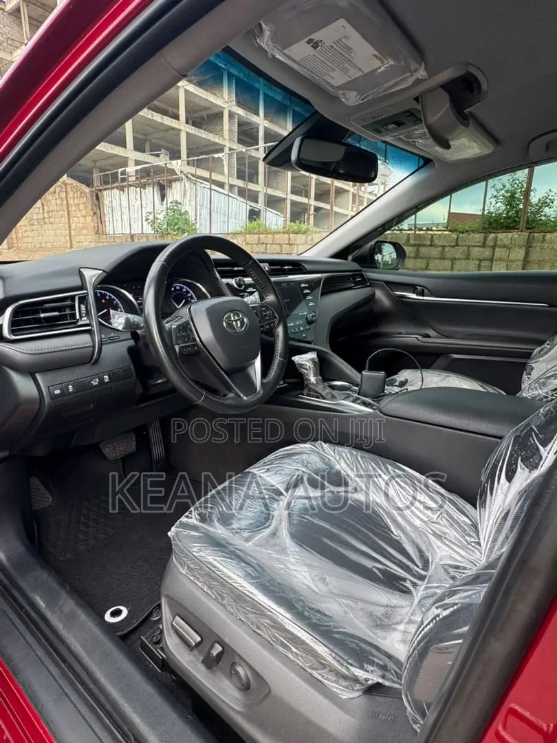 Toyota Camry XLE (2.5L 4cyl 8A) 2019 Maroon