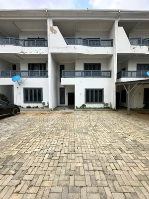 4bdrm Duplex in Close To Magistrate for rent