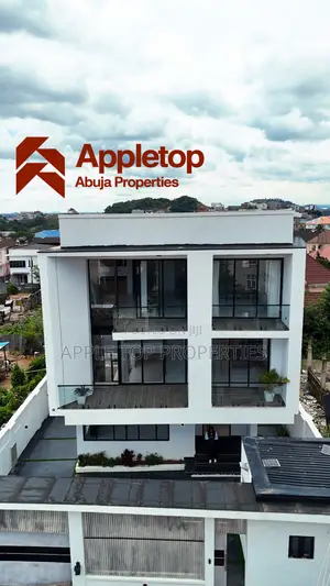 5bdrm Villa in Apo District for sale