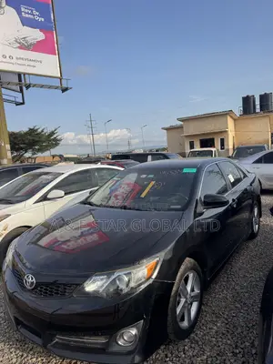 Toyota Camry SE 4dr Sedan (2.5L 4cyl 6A) 2014 Black