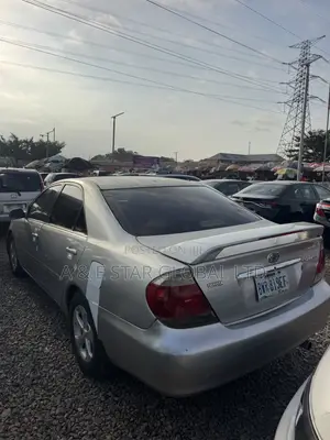 Toyota Camry LE 4dr Sedan (2.4L 4cyl 5A) 2005 Silver