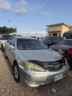 Toyota Camry LE 4dr Sedan (2.4L 4cyl 5A) 2005 Silver