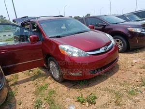 Toyota Sienna 2008 Red