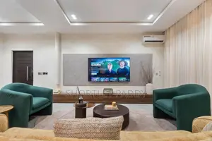 Uniquely Renovated 2 Bedroom Apartment With Ps5, Snooker Board, Lekki