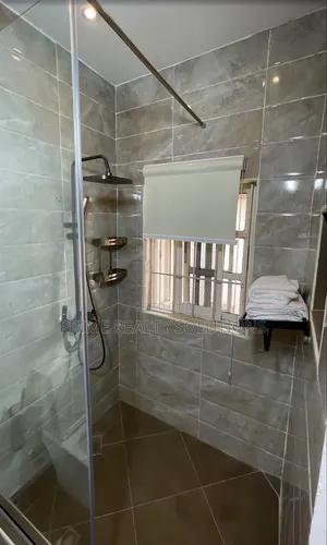 4bdrm Apartment in Banana Island for rent