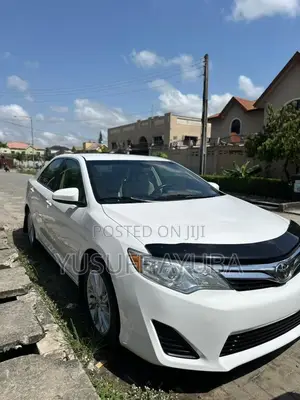 Toyota Camry XLE 4dr Sedan (2.5L 4cyl 6A) 2015 White
