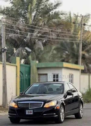 Mercedes-Benz C300 2014 Black