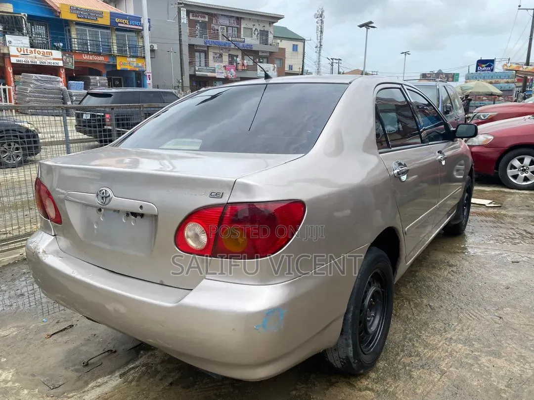 Toyota Corolla 2003 Gold